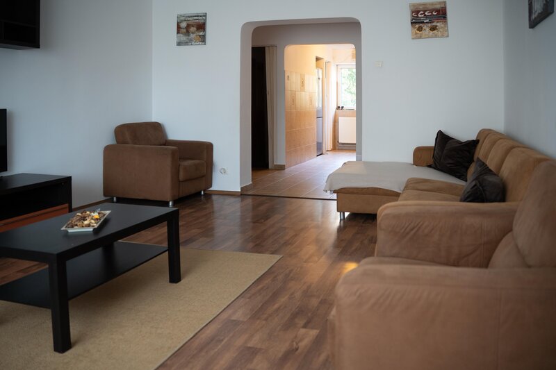 Unirii, 100 m magazin Unirea,